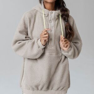 SAVVI Rae Sherpa Pullover – Oversized Fit – Women’s Small